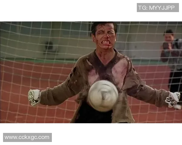 足球明星踢碎手机事件曝光是谁做的引发网友热议