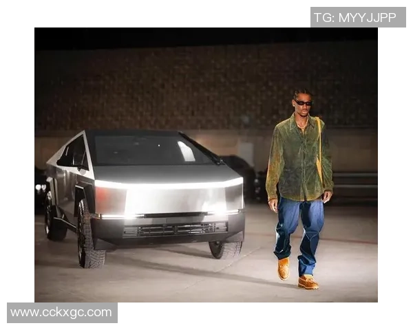 足球球星穿搭风采展示 大衣搭配演绎冬季时尚与运动气质